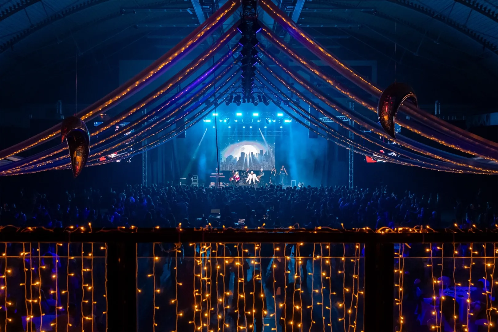 High attendance at this year's Freshmen and Seniors Ball (Photo: András Adorján)